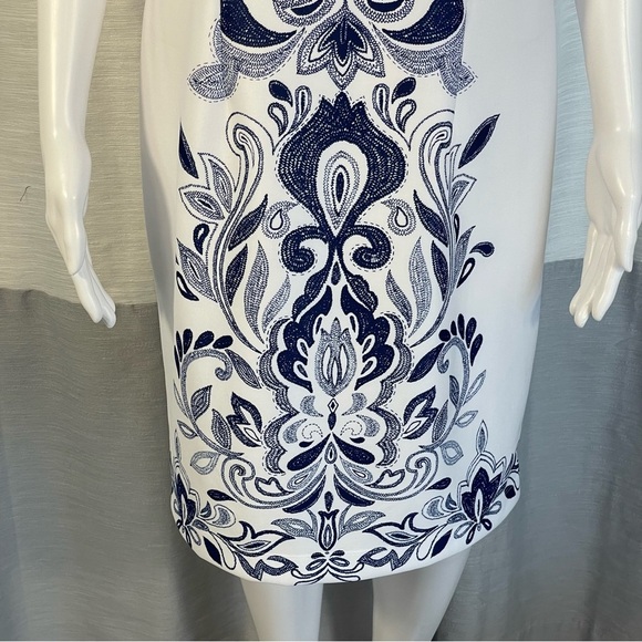 Karin Stevens White Blue Delft Pattern Sleeveless Stretch Shift Dress Sz 8 - Picture 3 of 9